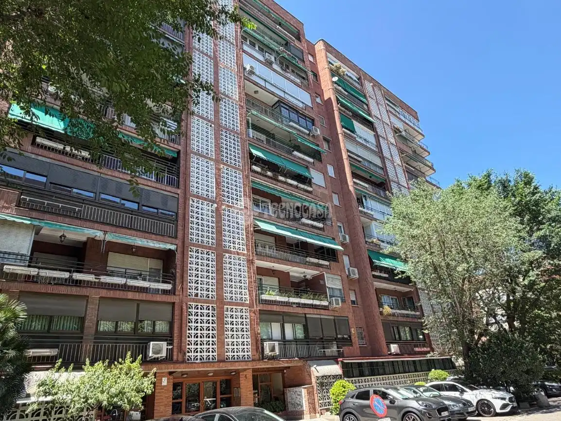 Vista exterior de Piso en venta en Madrid con Aire acondicionado, Calefacción y Terraza