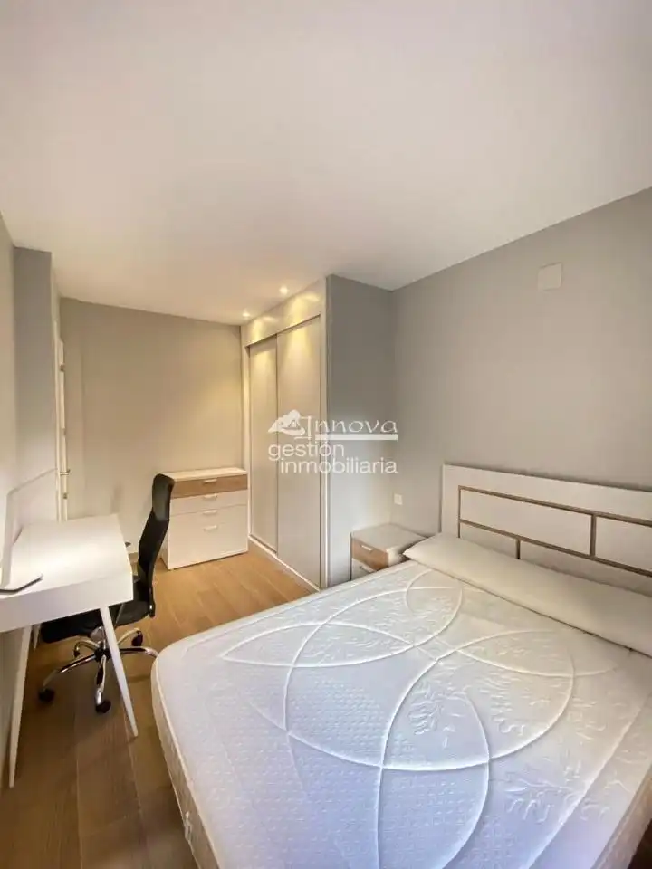 Ground floor for rent in San Nicolás, Plaza Mayor - San Agustín