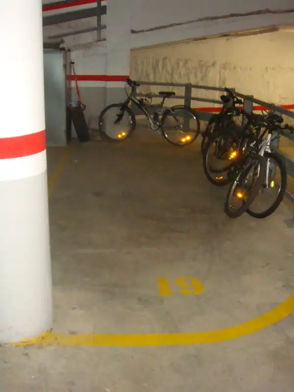 Parking with lift for sale in C/ Aries, imagen 4