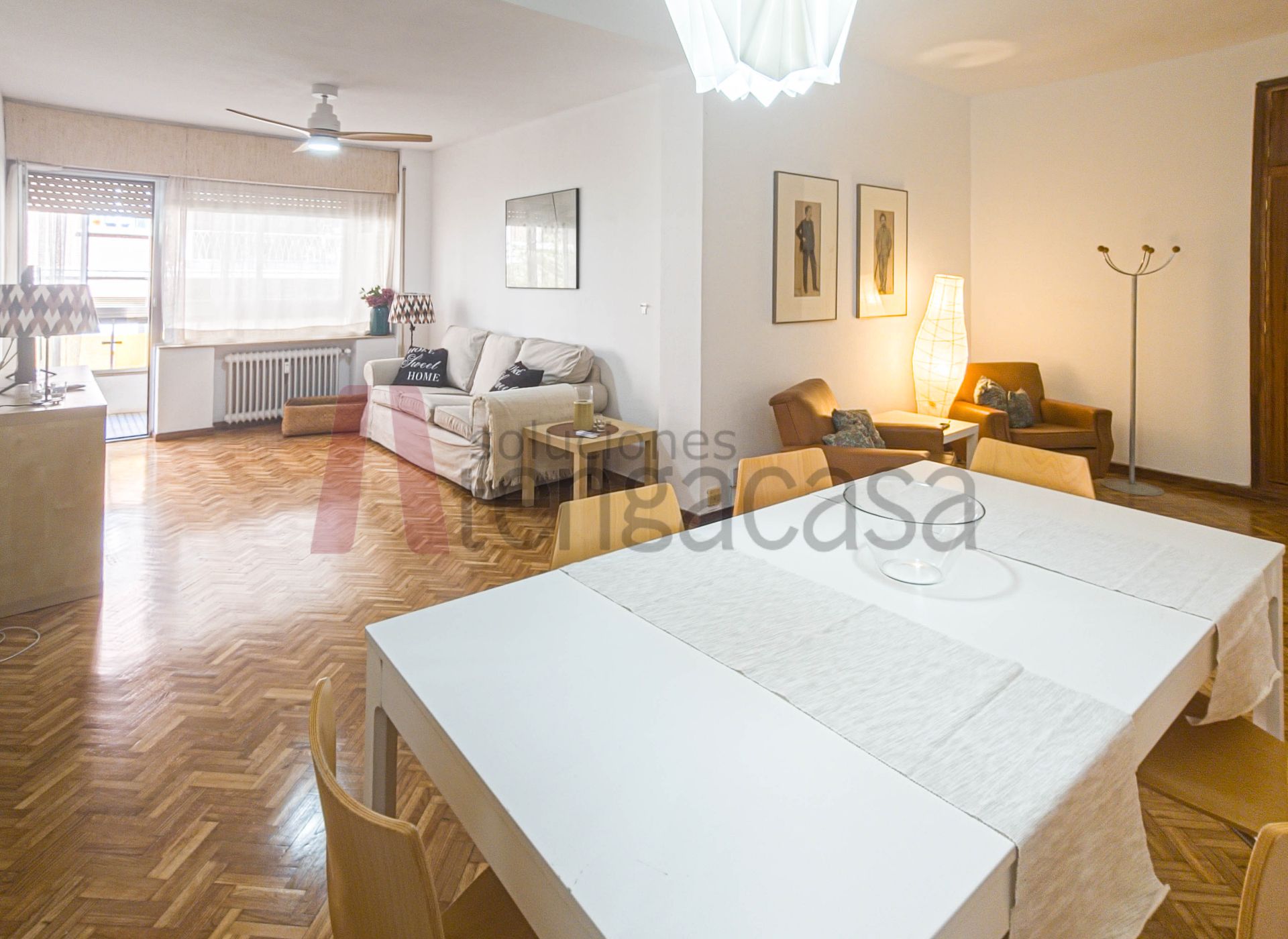 Living room of Flat to rent in  Madrid Capital  with Heating, Parquet flooring and Terrace