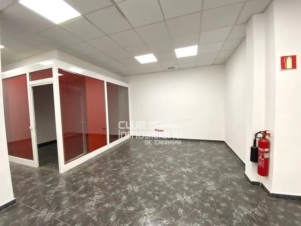 Commercial properties for rent in Santa Cruz de Tenerife  with Air Conditioner