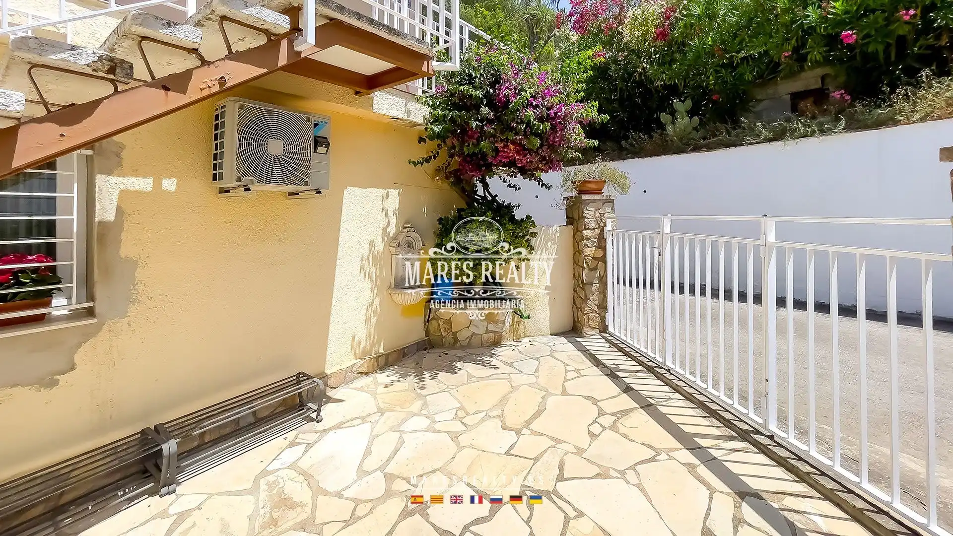 Außenansicht von Haus oder Chalet zum Verkauf in Lloret de Mar mit Klimaanlage, Heizung und Privatgarten