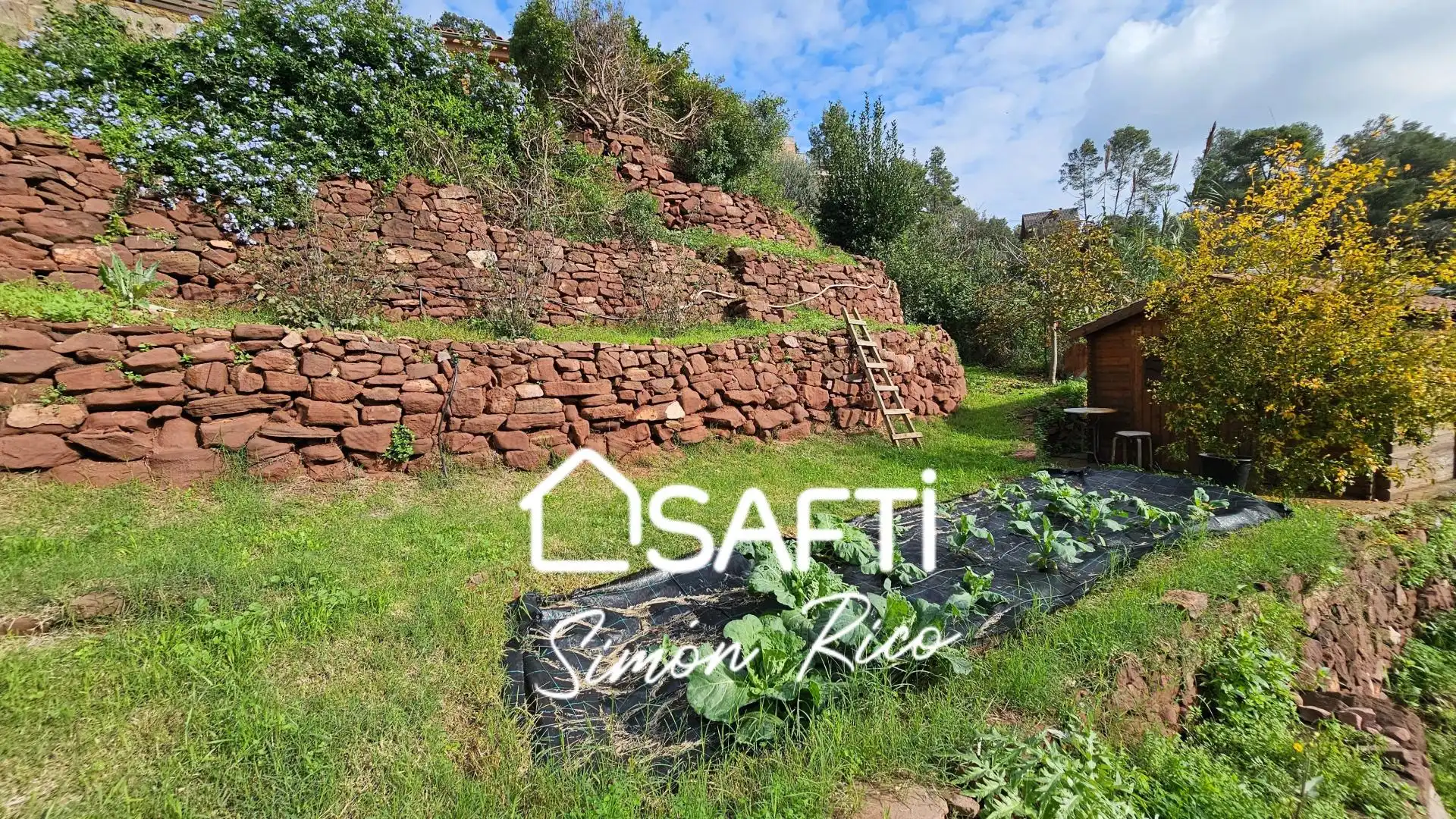 Jardí de Casa o xalet en venda en Cervelló