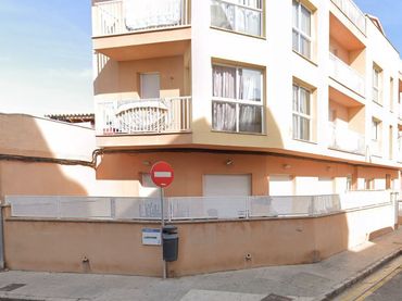 Apartment with lift for sale in Llevant