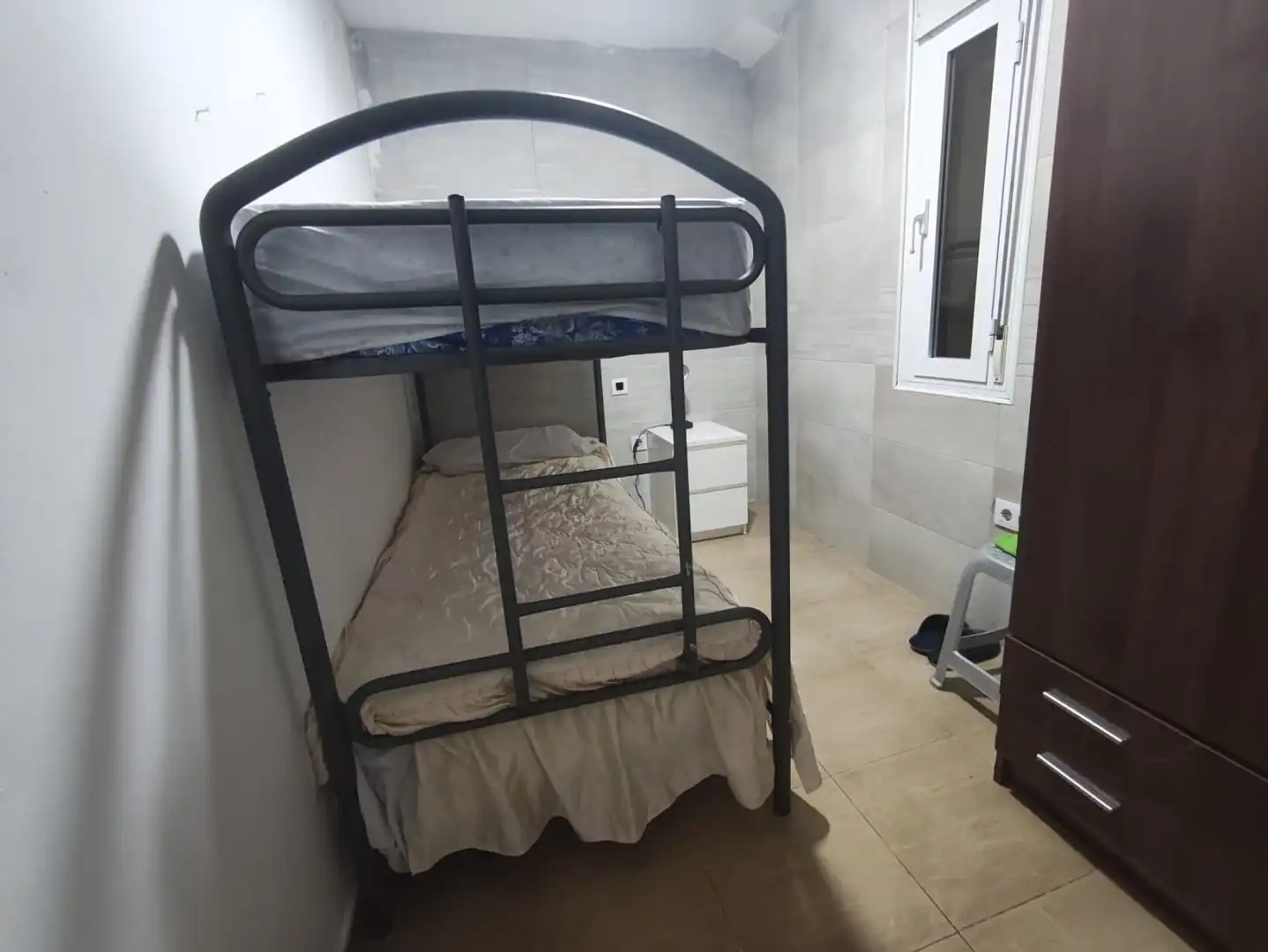 Bedroom of Flat for sale in Sevilla  with Air Conditioner and Furnished
