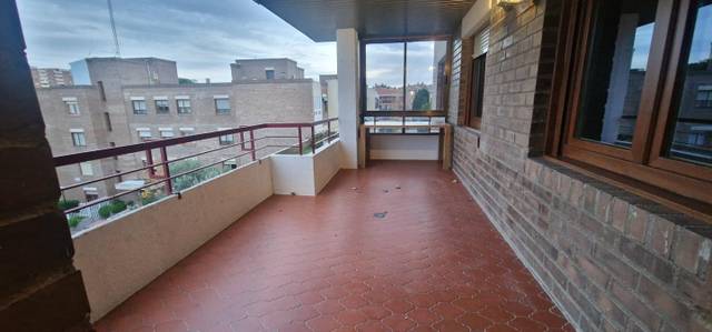 Piso en Venta en De Rubén Darío en Valdefierro