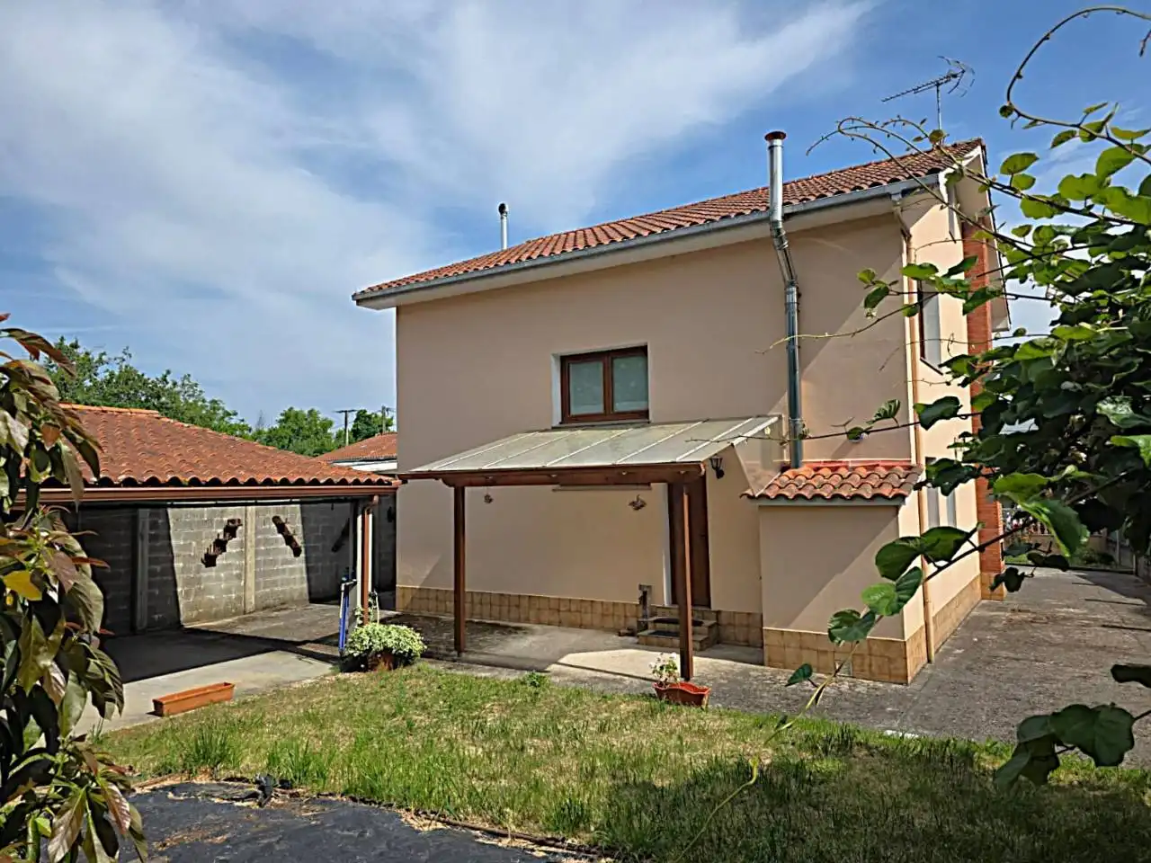 Vista exterior de Casa o chalet en venta en Sada (A Coruña) con Calefacción