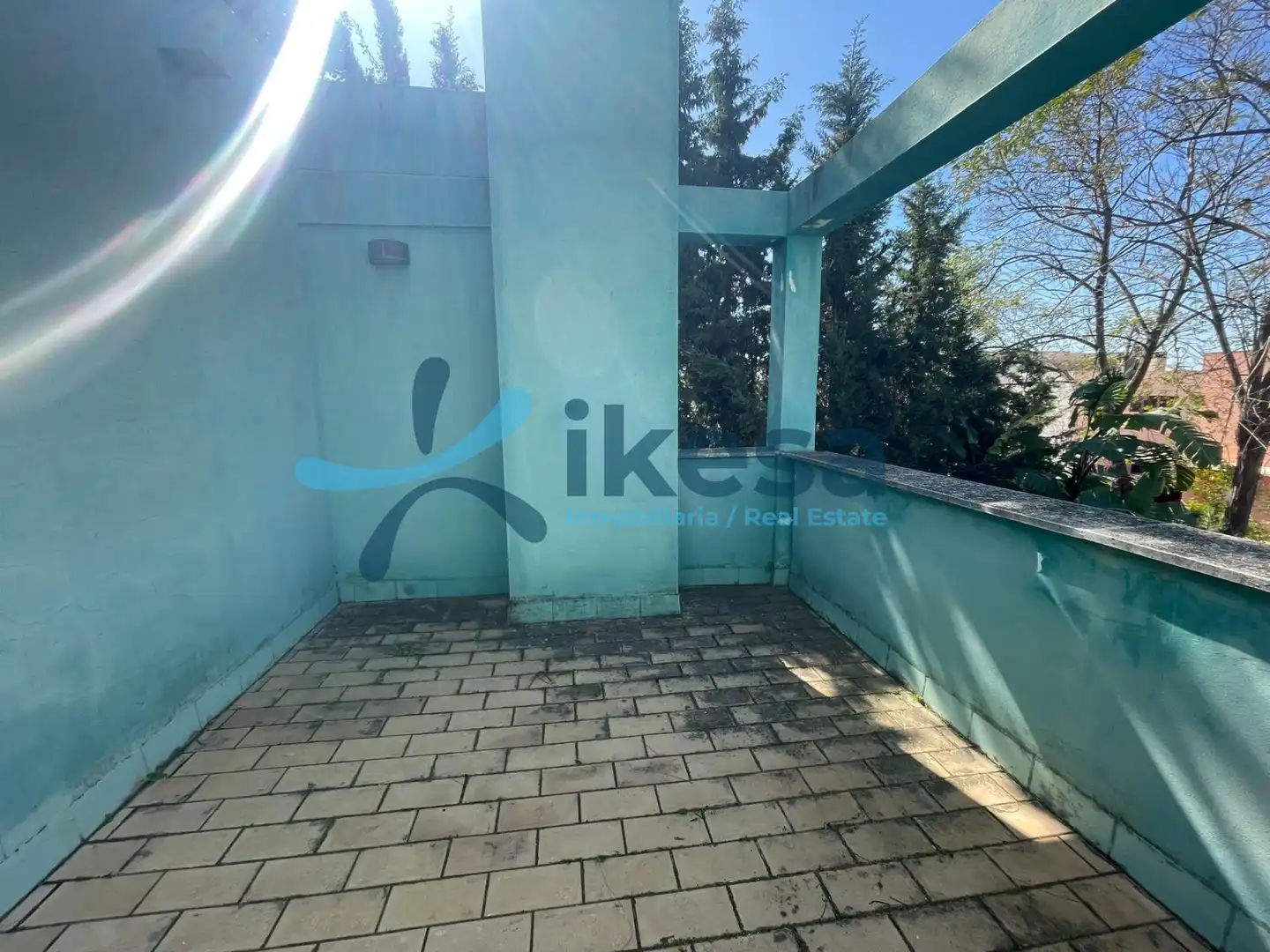 Terrassa de Casa o xalet en venda en Espartinas amb Jardí privat, Piscina i Piscina comunitària
