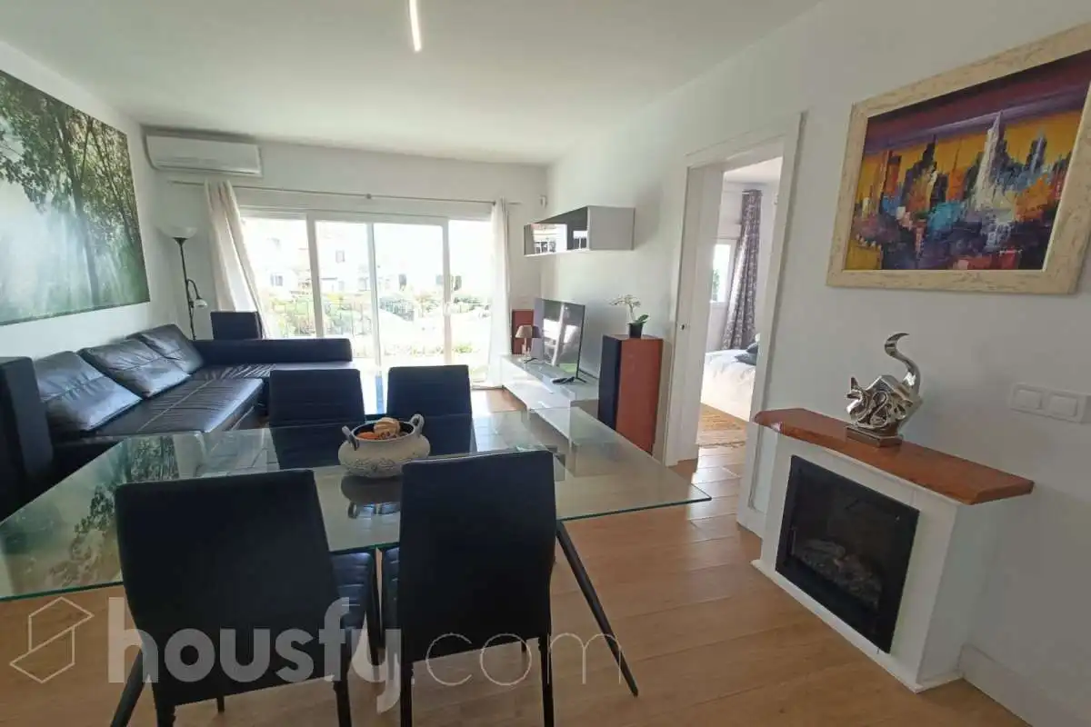 Living room of Flat for sale in Benahavís  with Air Conditioner, Heating and Private garden