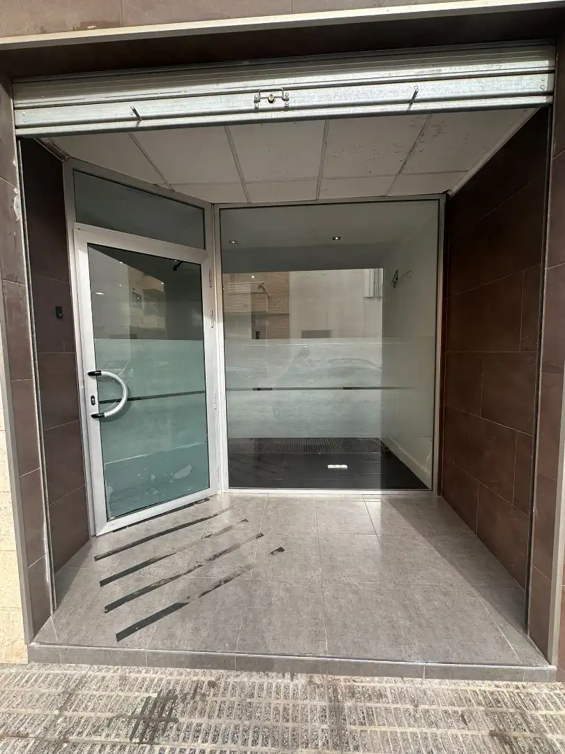 Local comercial de lloguer a Calle Pintor Sorolla 36C, imagen 4