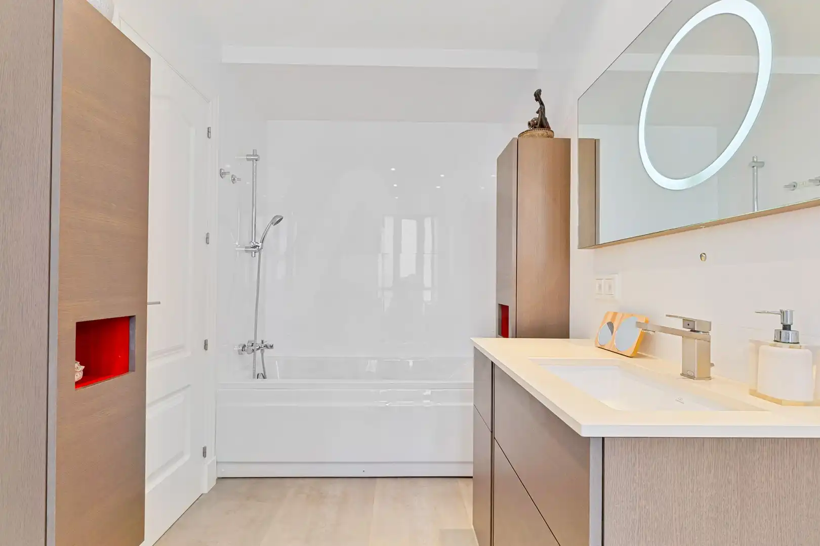 Bathroom of Flat for sale in Marbella  with Air Conditioner, Heating and Terrace