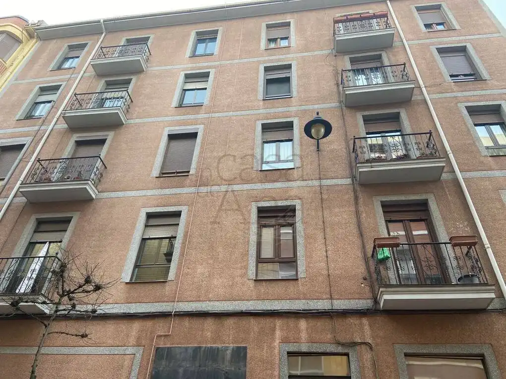Vista exterior de Piso en venta en Barakaldo  con Balcón