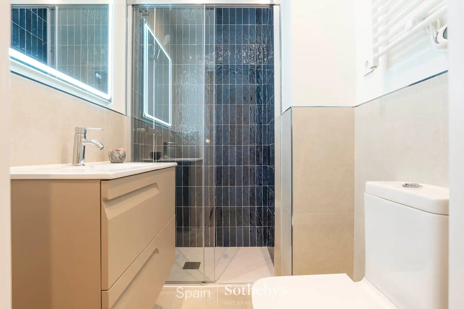 Bany de Apartament en venda en Madrid amb Aire condicionat i Terrassa