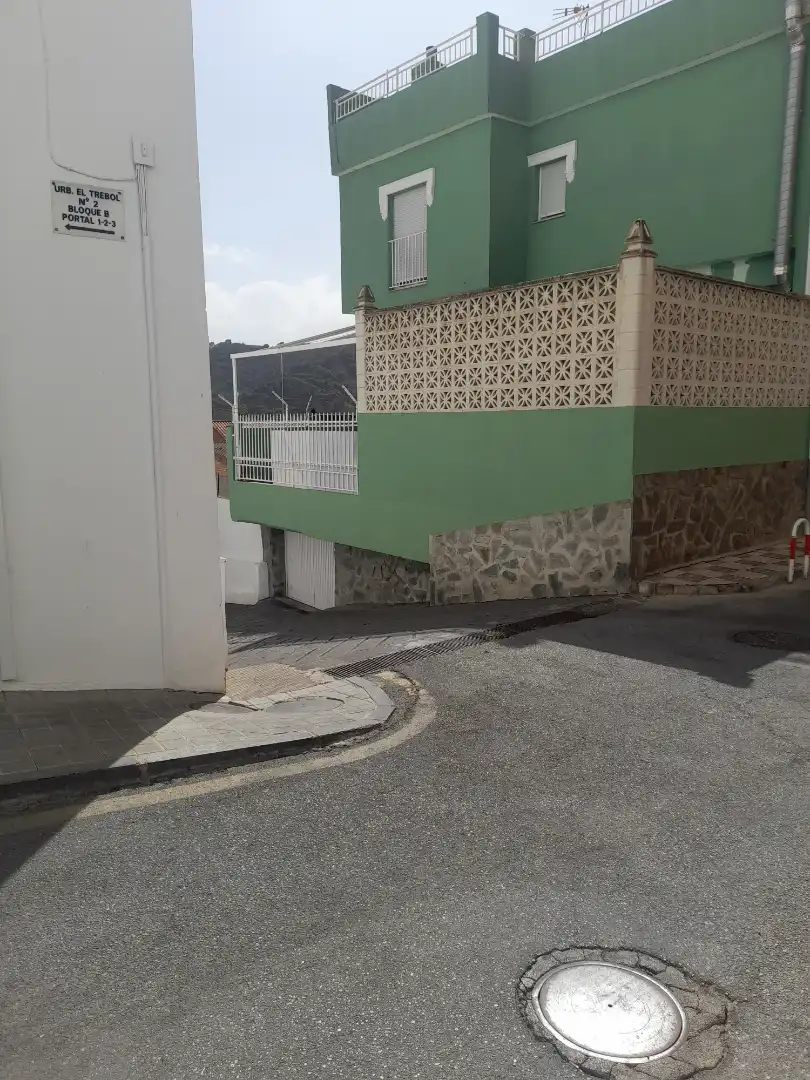 Vista exterior de Garaje en venta en Cenes de la Vega con Alarma
