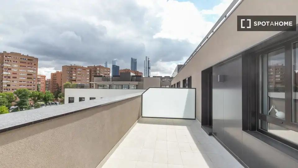 Habitación en Almenara -Ventilla
