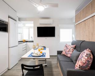Living room of Flat to rent in  Madrid Capital  with Air Conditioner and Furnished