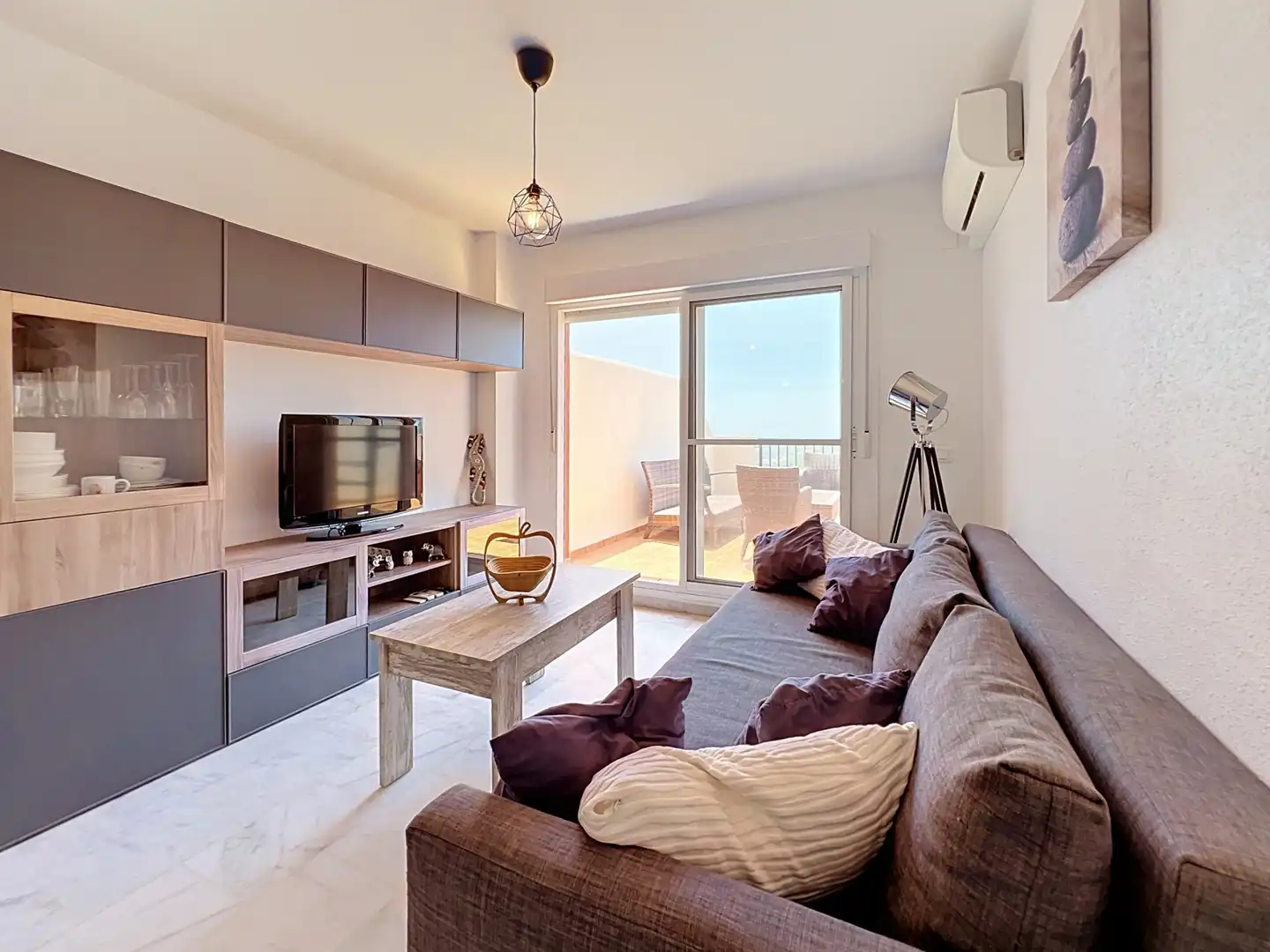 Sala de estar de Ático en venta en Casares con Aire acondicionado, Terraza y Piscina