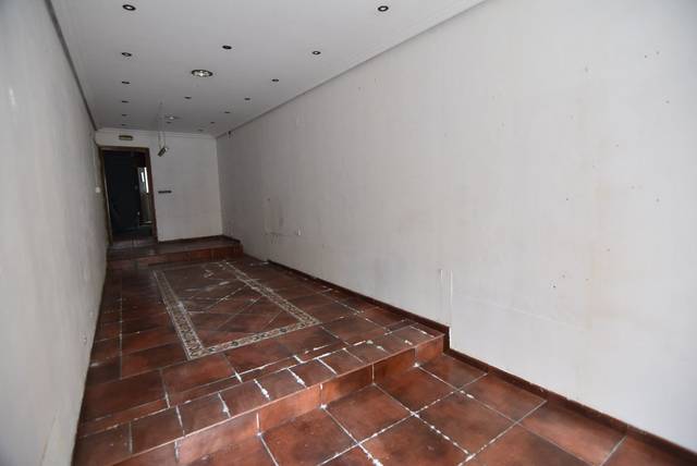 Local comercial en Alquiler en Ibarkurutze Kalea en Eibar