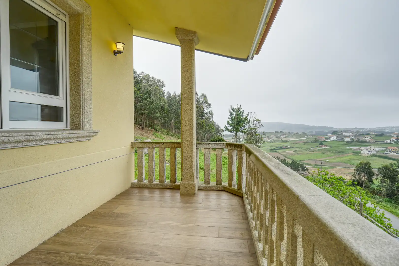 Terrassa de Casa o xalet en venda en Malpica de Bergantiños amb Calefacció, Jardí privat i Parquet