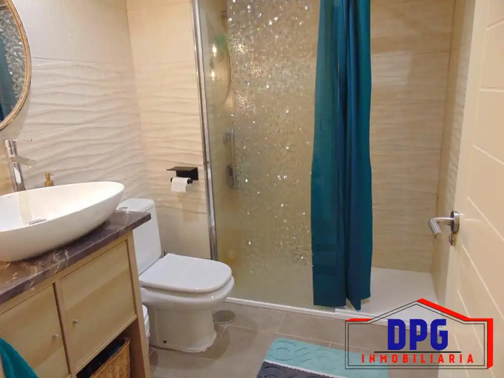 Baño de Piso en venta en Garrucha con Aire acondicionado, Trastero y Piscina comunitaria