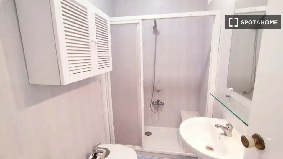 Baño de Piso de alquiler en Cartagena con Aire acondicionado, Calefacción y Amueblado