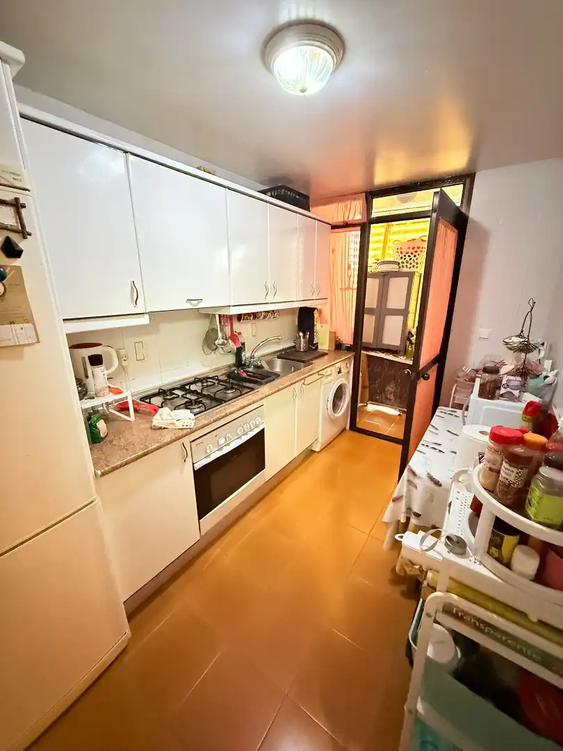 Kitchen of Flat for sale in Sevilla  with Air Conditioner, Terrace and Furnished