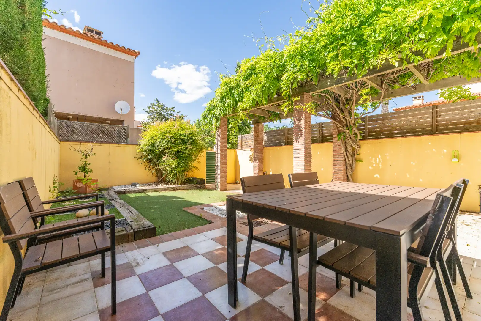 Terrassa de Casa adosada en venda en Reus amb Aire condicionat, Calefacció i Jardí privat
