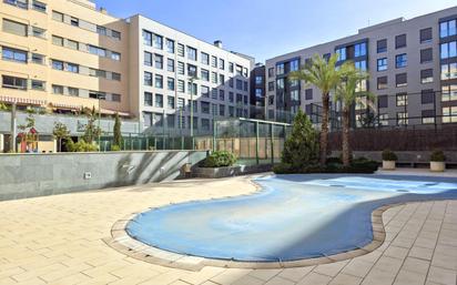 Swimming pool of Flat for sale in  Madrid Capital  with Air Conditioner, Heating and Private garden