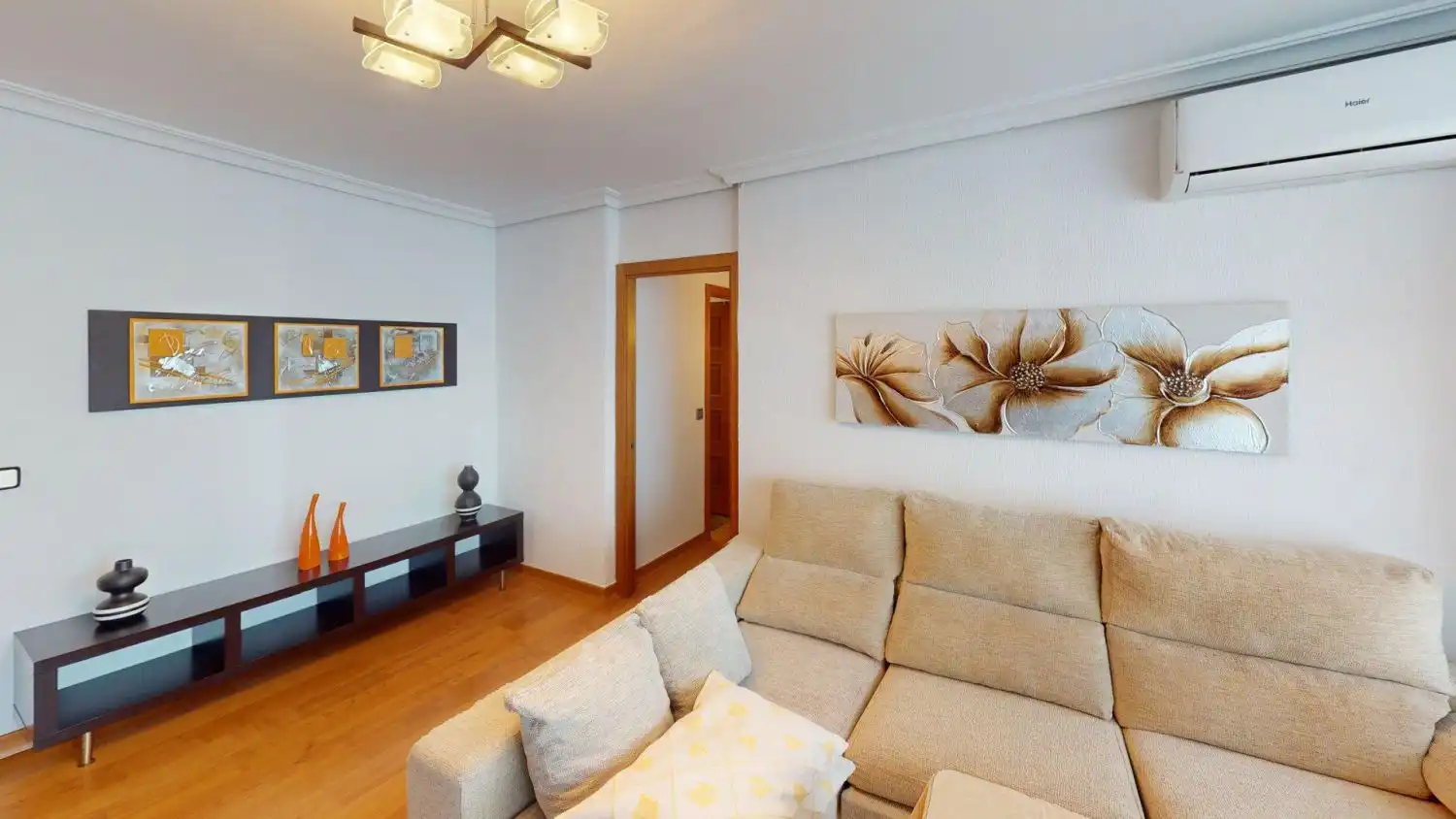 Wohnzimmer von Wohnung zur Miete in Sevilla mit Klimaanlage und Heizung