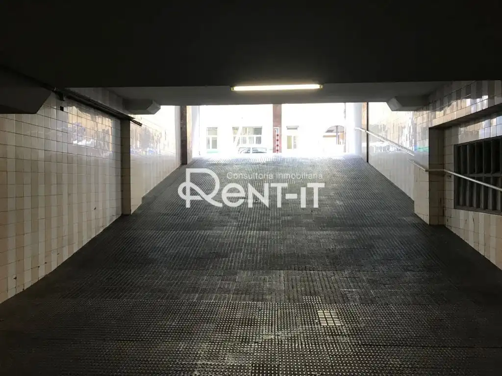 Parkplatz von Garage zum Verkauf in Barcelona