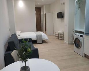 Bedroom of Study to share in  Valencia Capital  with Air Conditioner and Terrace