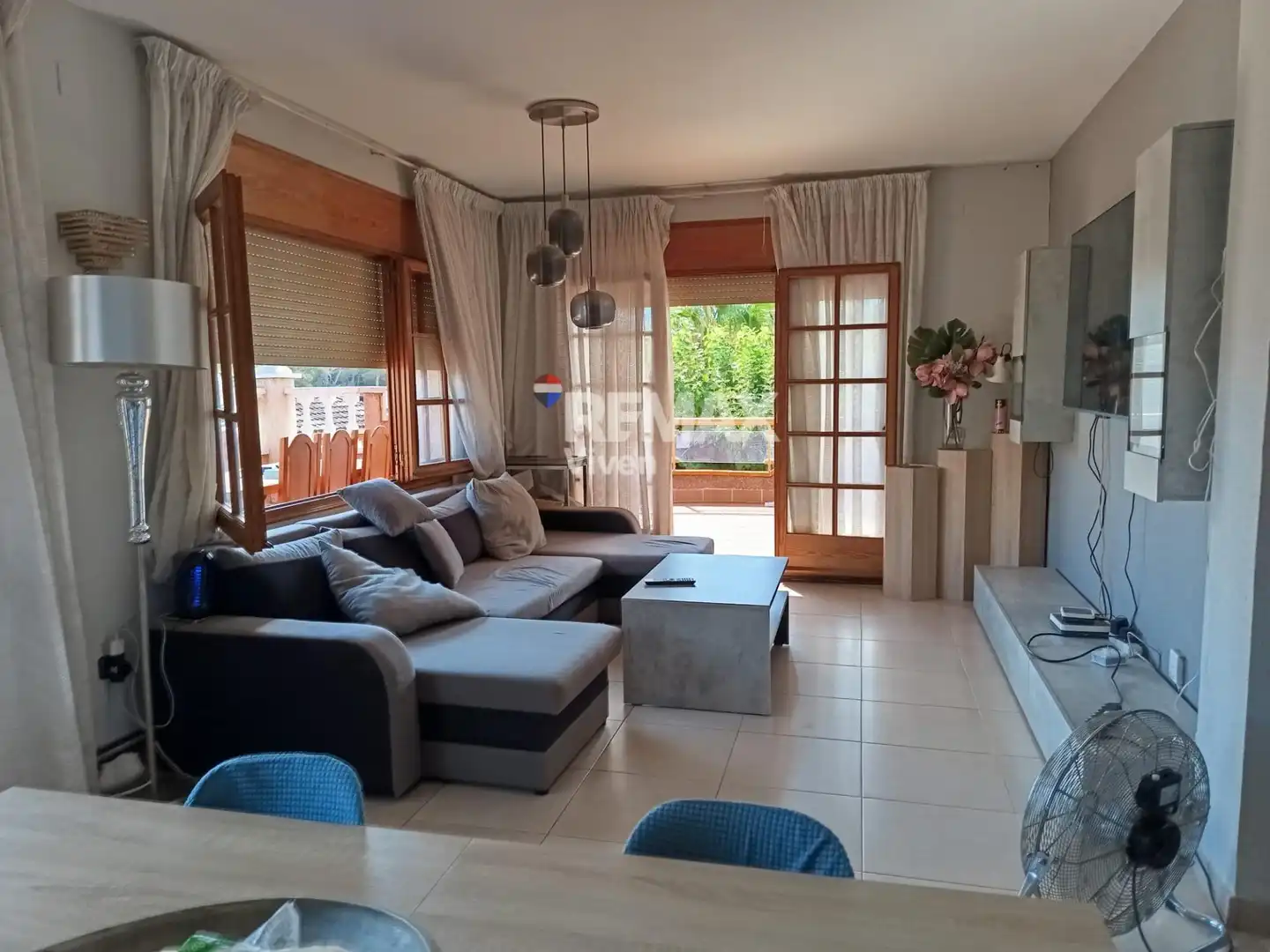 Sala d'estar de Casa o xalet en venda en Cunit amb Calefacció
