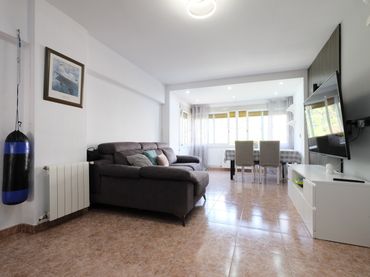 Flat with lift for sale in Nou Barris