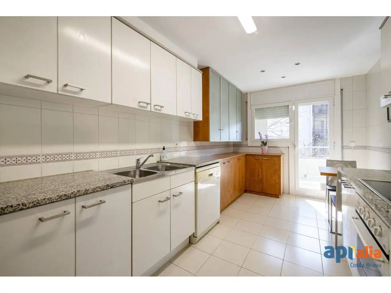 Kitchen of Apartments for sale in Girona  with Air Conditioner, Heating and Terrace