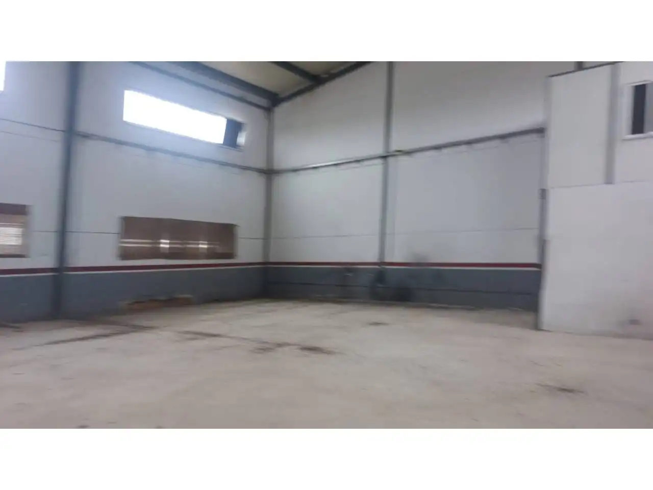 Nau industrial en venda en Lucena
