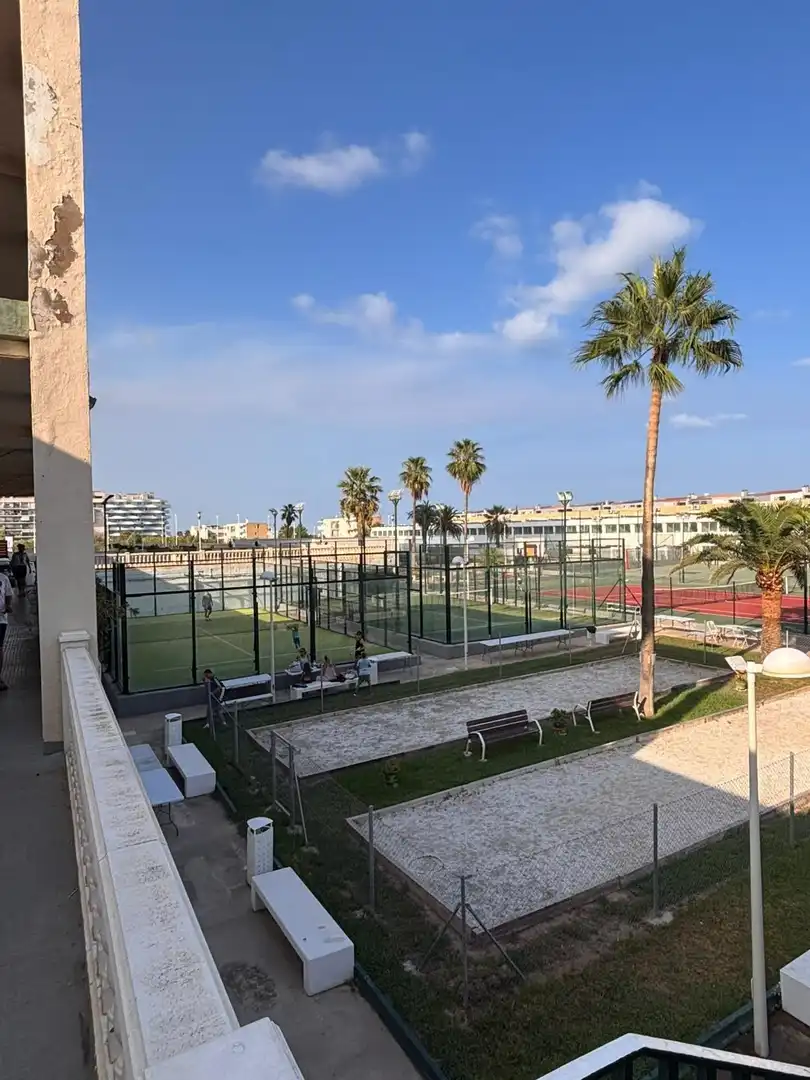 Außenansicht von Wohnungen zur Miete in El Puig de Santa Maria mit Möbliert und Gemeinschaftspool