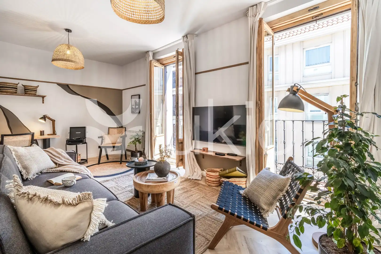 Sala d'estar de Apartament de lloguer en  Madrid Capital amb Aire condicionat, Calefacció i Moblat