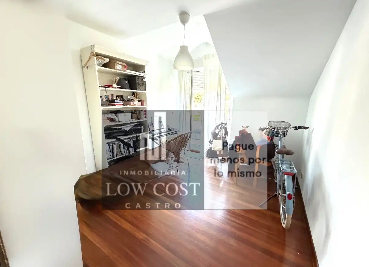 Ático en venta en Castro-Urdiales con Calefacción, Terraza y Balcón