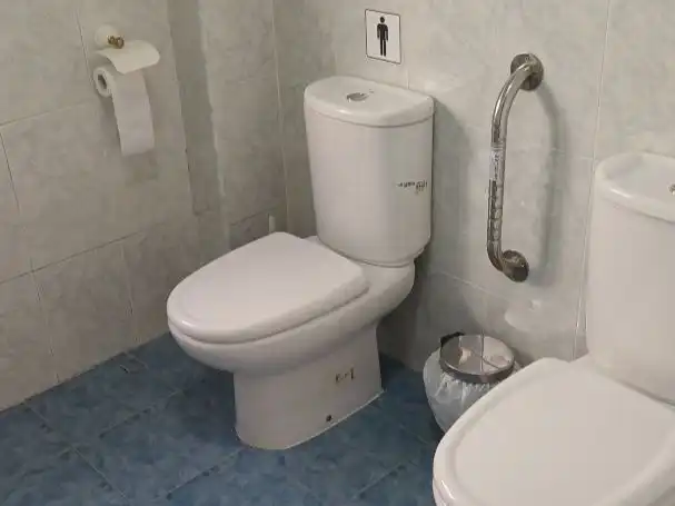 Baño de Oficina de alquiler en Burgos con Aire acondicionado y Calefacción