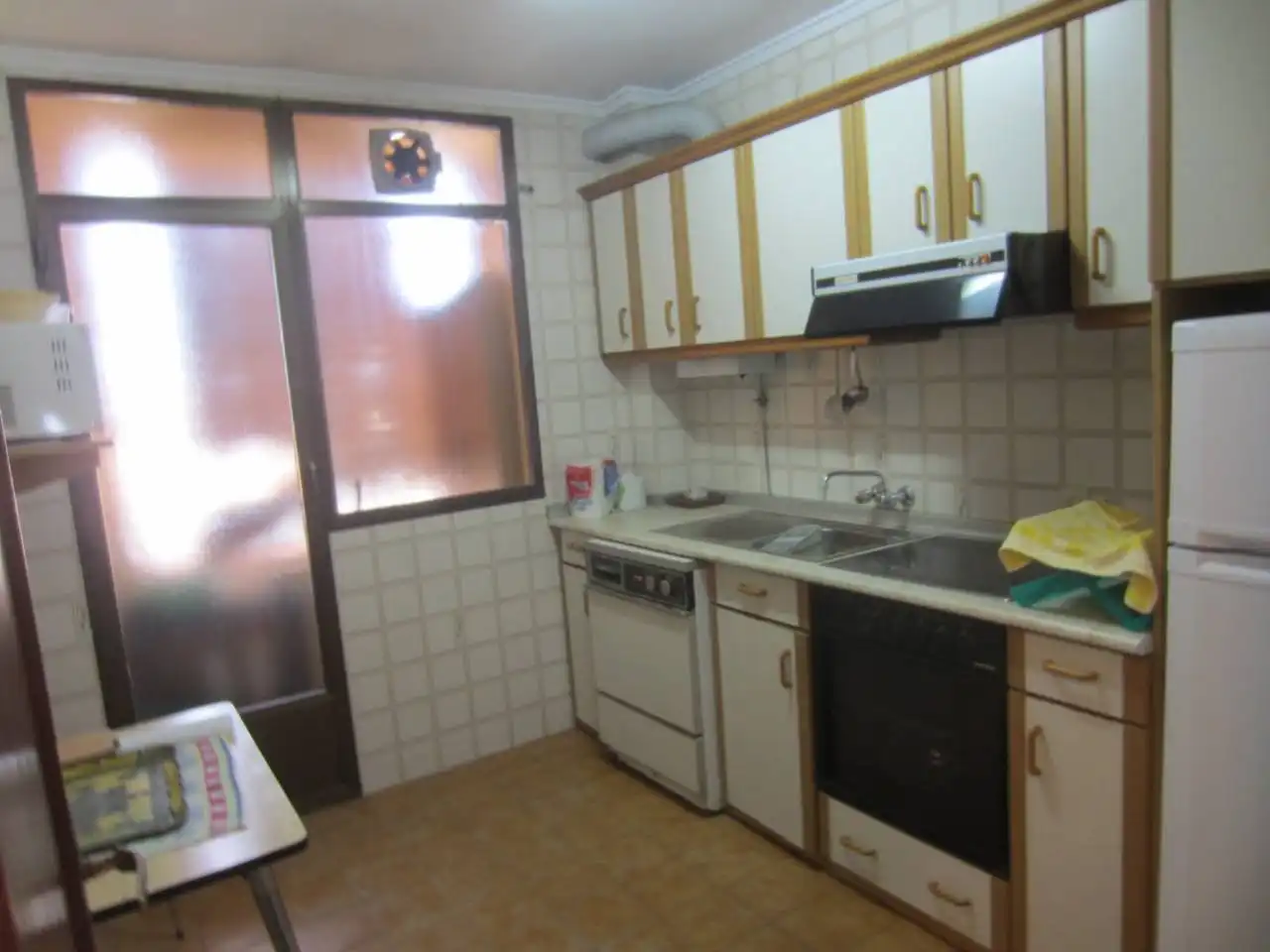 Cocina de Piso en venta en Sancti-Spíritus (Salamanca) con Calefacción, Terraza y Amueblado