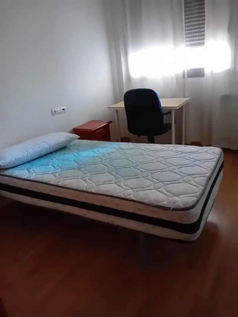 Schlafzimmer von Wohnung zur Miete in Granada mit Klimaanlage, Heizung und Möbliert