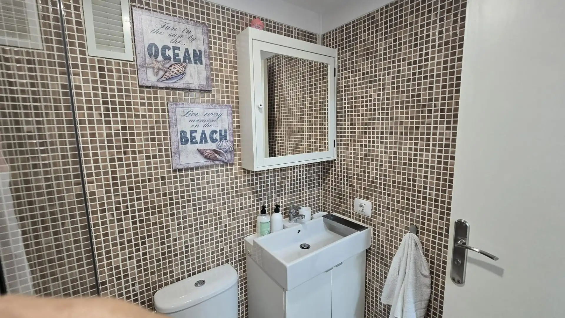 Bathroom of Flat for rent in Santa Cruz de Tenerife  with Terrace, Furnished and Community pool