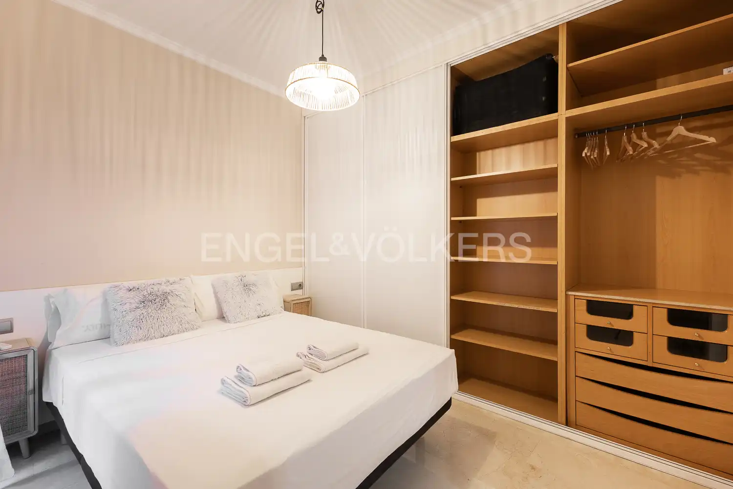 Habitación de Piso en venta en Valencia con Aire acondicionado, Calefacción y Balcón