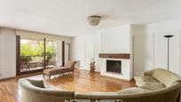 Living room of Flat for sale in  Barcelona Capital  with Heating and Terrace