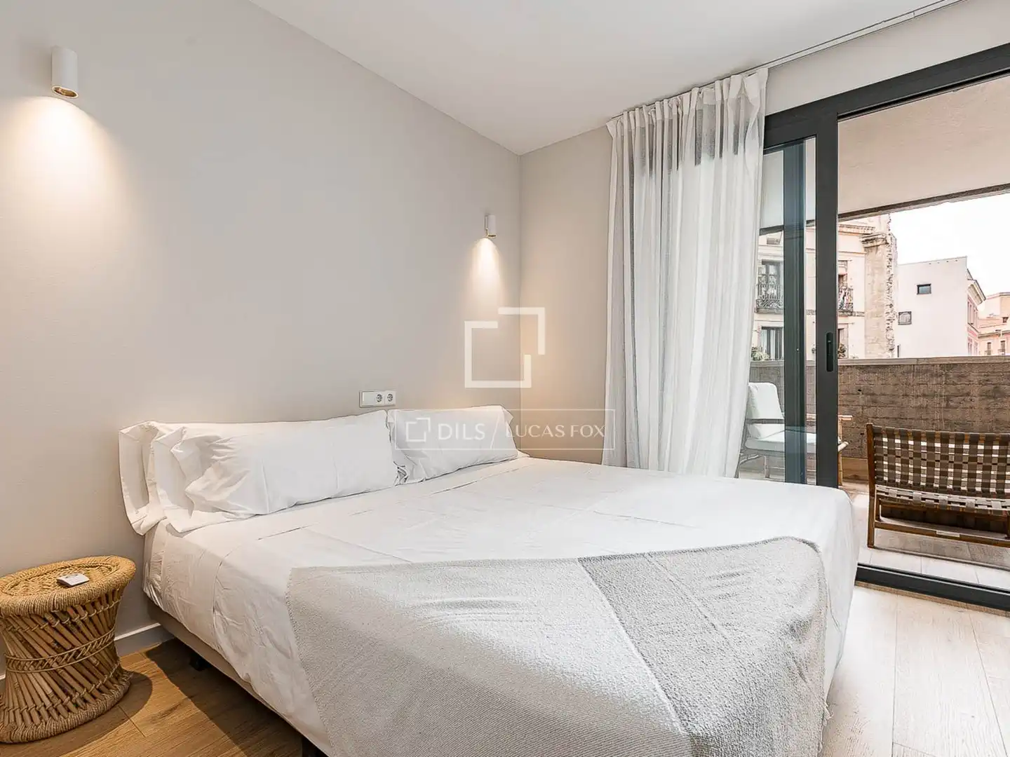 Habitación de Piso en venta en Barcelona con Aire acondicionado, Terraza y Balcón
