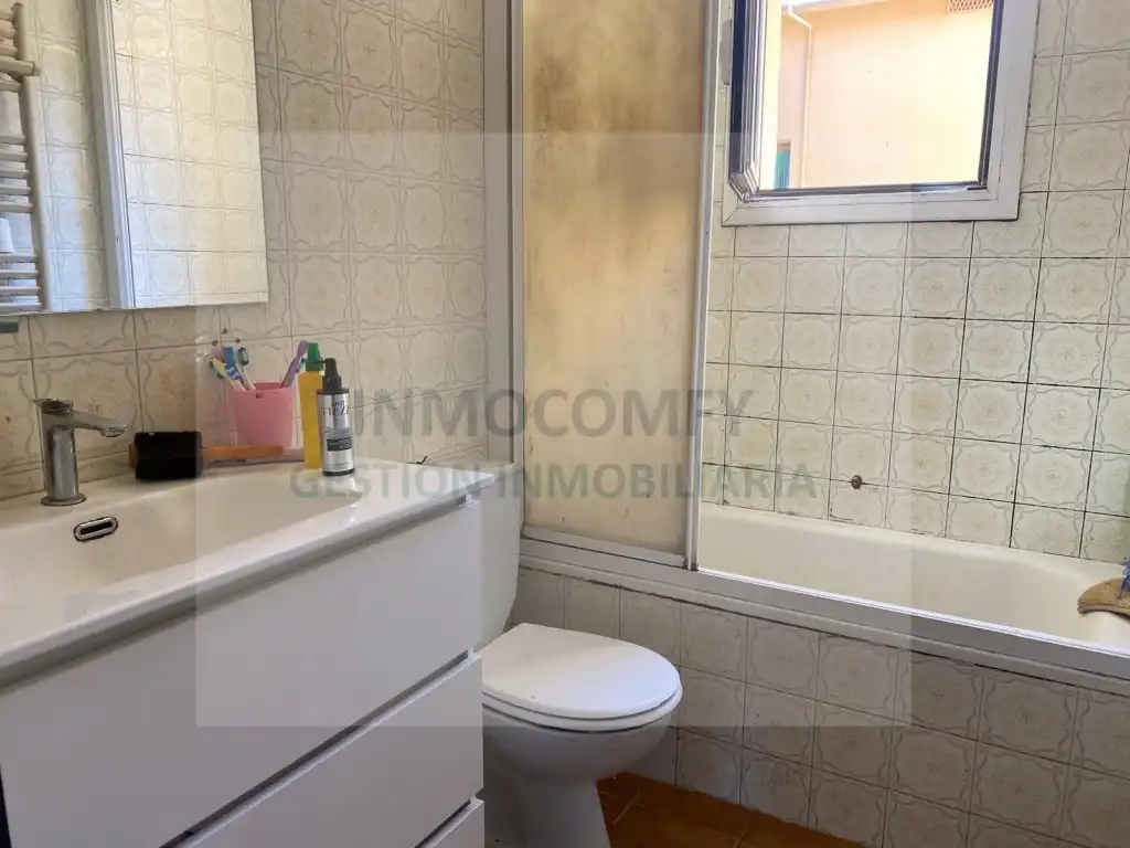 Bany de Apartament en venda en La Bisbal d'Empordà