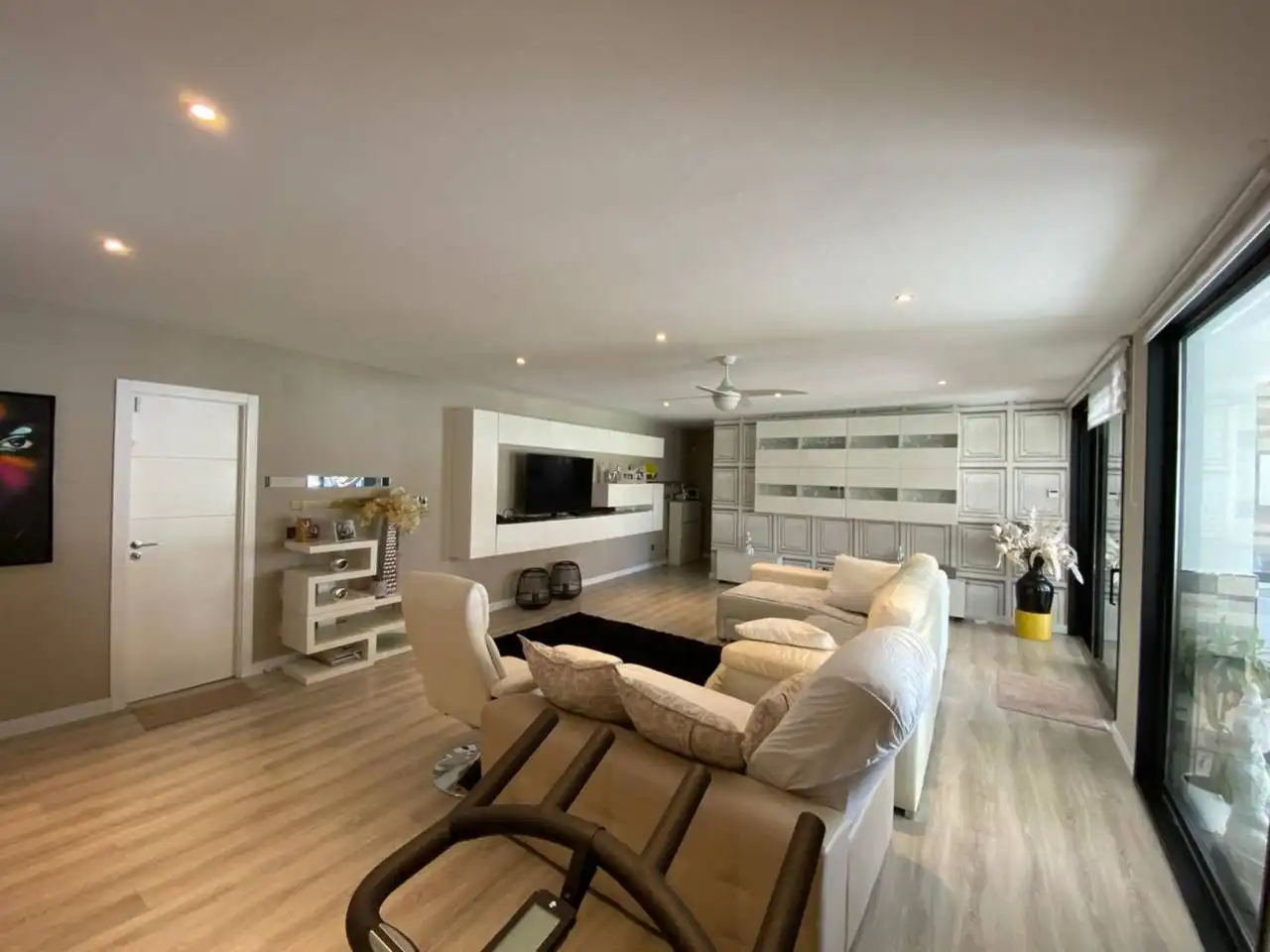 Sala de estar de Casa o chalet en venta en Estepona con Calefacción, Jardín privado y Terraza