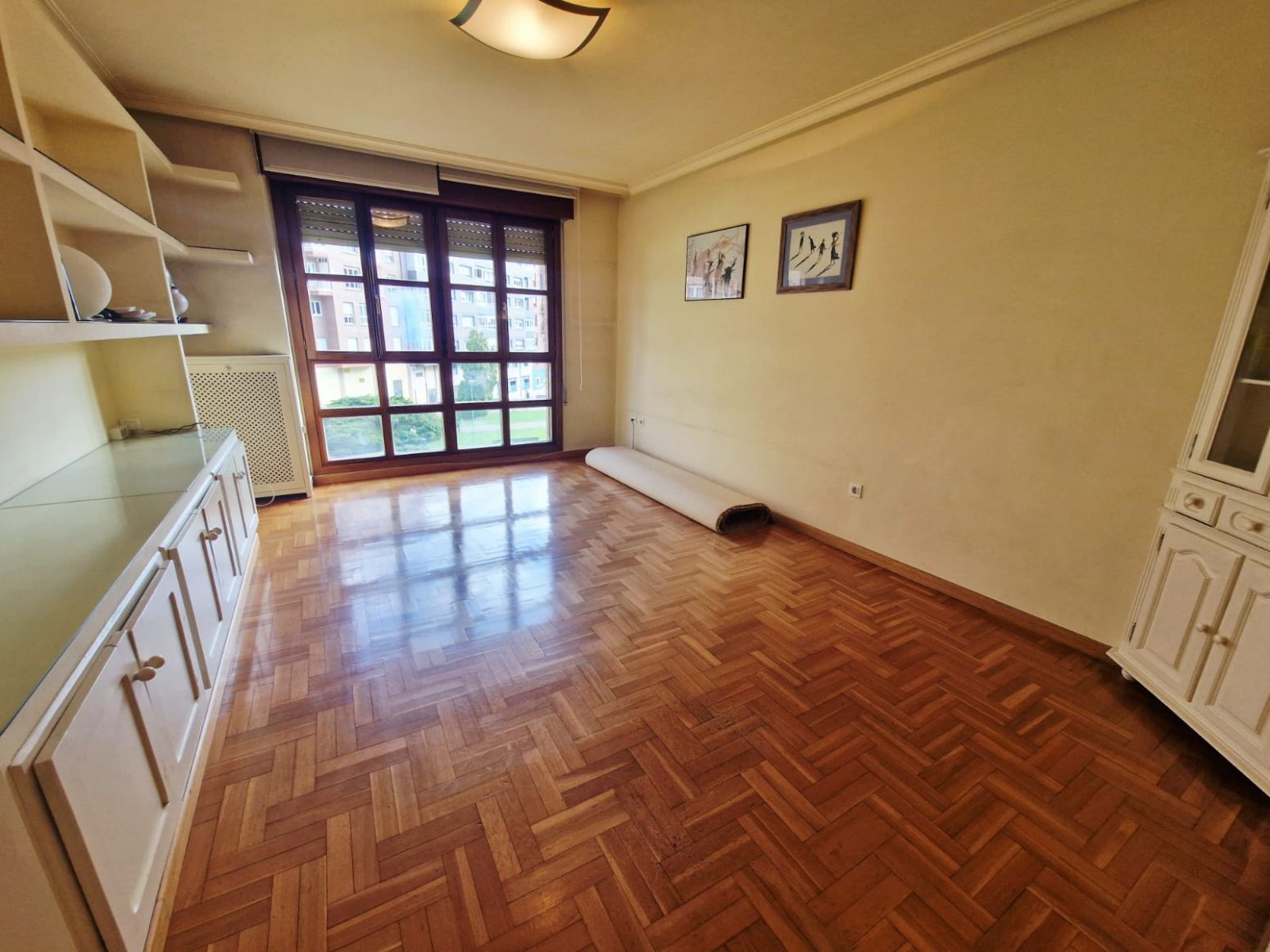Living room of Flat for sale in Avilés  with Heating, Parquet flooring and Terrace