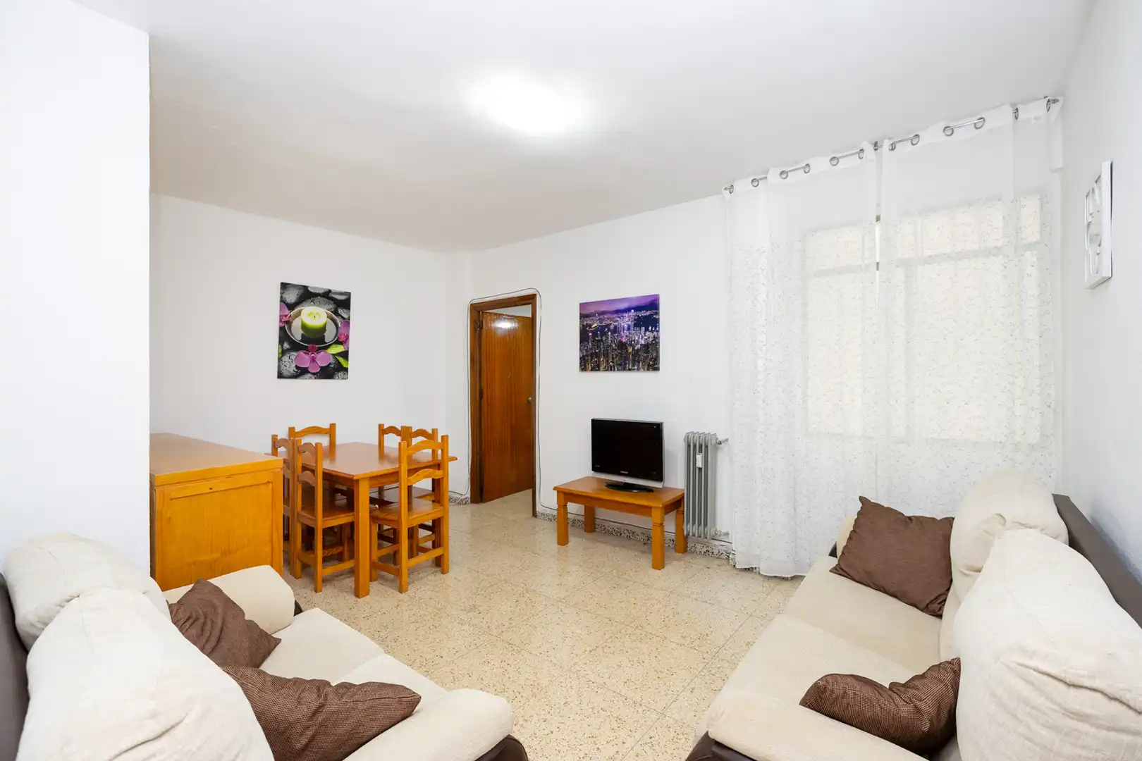 Living room of Flat for rent in Granada  with Heating, Furnished and Washing machine