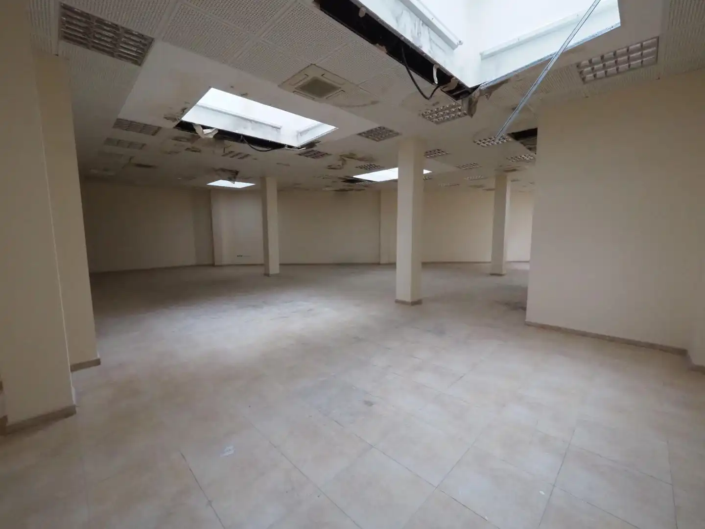 Local comercial en venda a Centre - Passeig i Rodalies